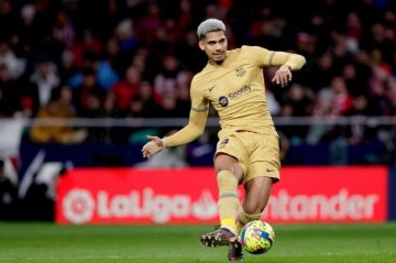 开云下载-伤愈两中卫筑起铜墙铁壁 巴萨找到最佳防线组合